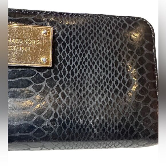 Michael Kors Python Jet Set Zipper Wallet - Picture 2 of 9